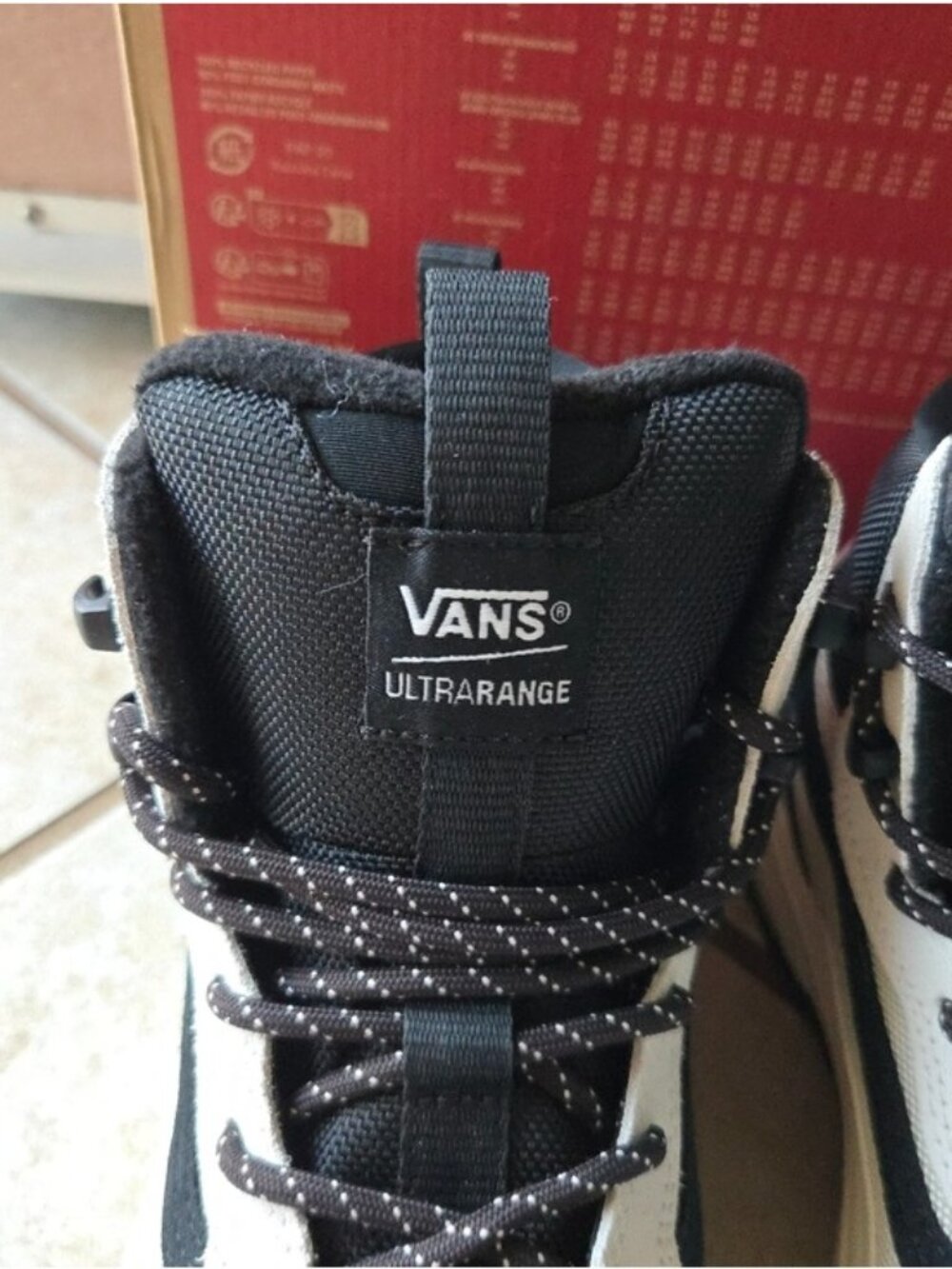 Vans Ultrarange Exo Hi Mte2 Women Size 9 Black And White Hiking Boot 0826 - Picture 3 of 8